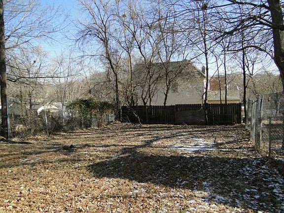 5th image of 425 S Askew Ave