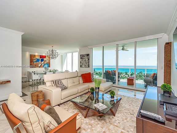 3rd image of 20201 E Country Club Dr APT 2009