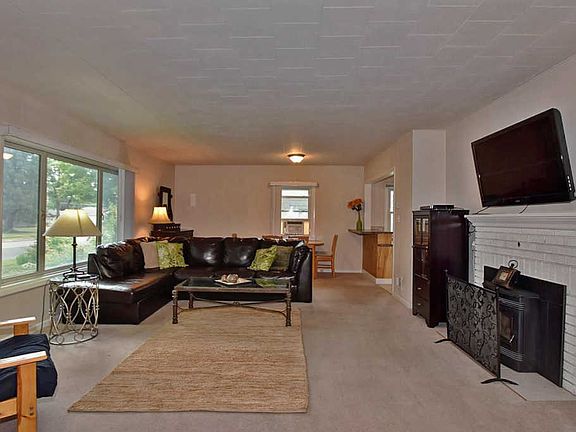 2nd image of 4016 S Grand Blvd