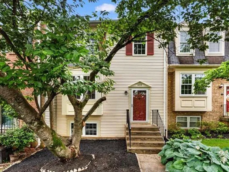 405 Amberfield Ln — Photo 14