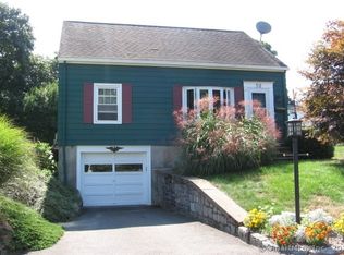 52 Glendale Dr, Waterbury, CT 06708