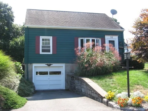 52 Glendale Drive, Waterbury, CT 06708