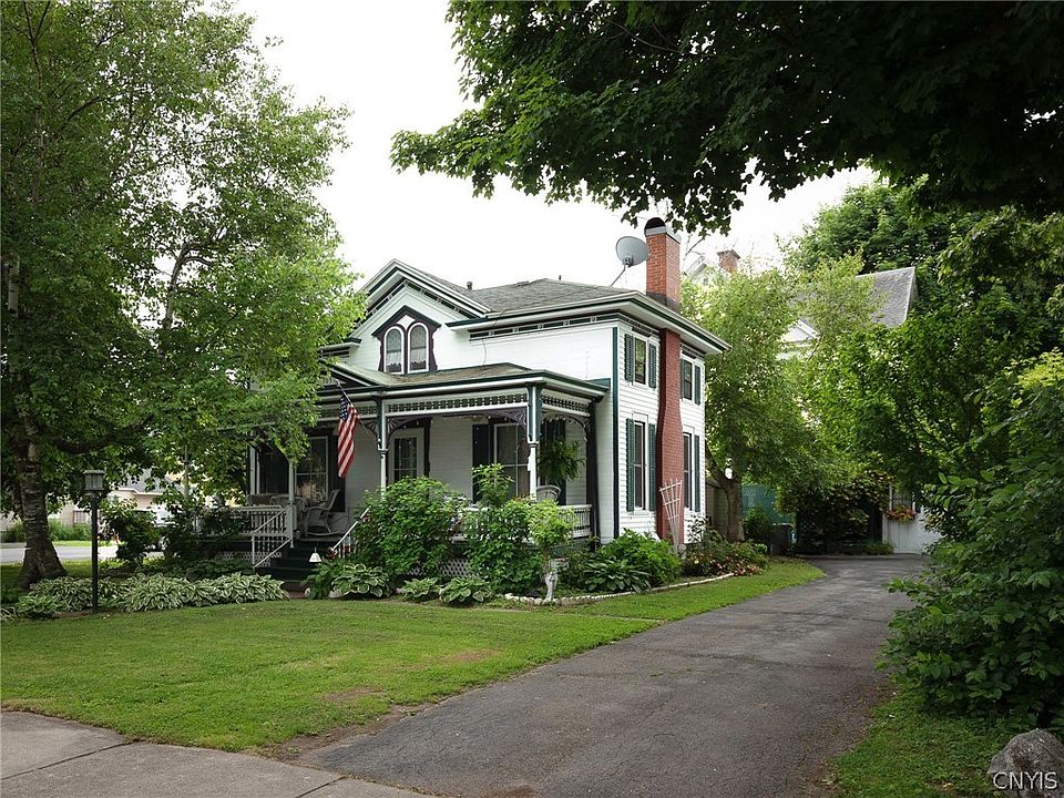 1st image of 303 Mullin St