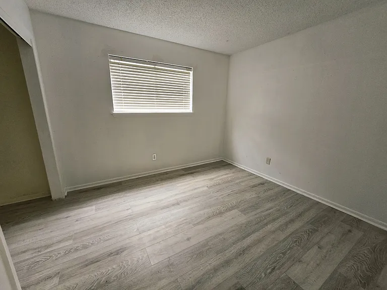 2215 Gontier Dr — Photo 11