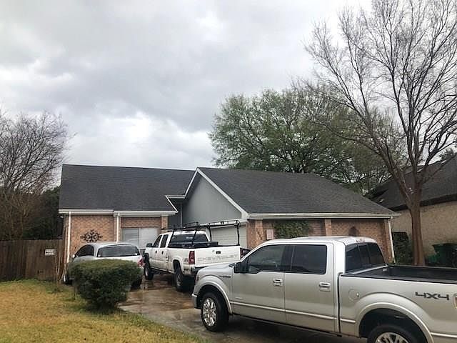 1st image of 2923 Crest Park Dr