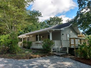 355 Saddleback Cir, Dillard, GA 30537