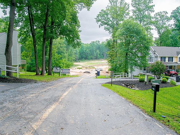 2nd image of 8 Jefferson Village Dr