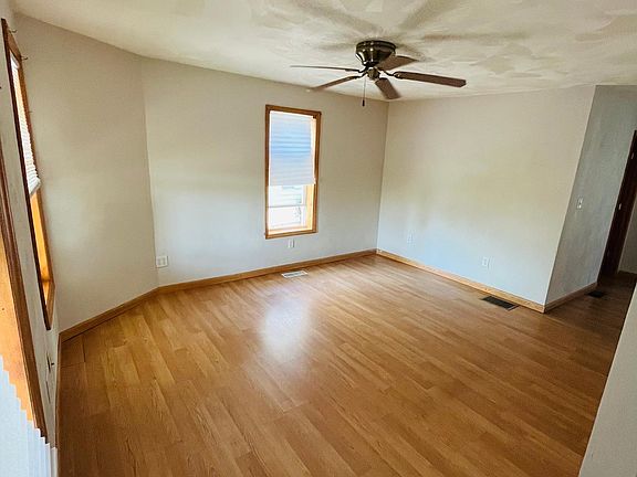 3rd image of 15 Whitney Ave