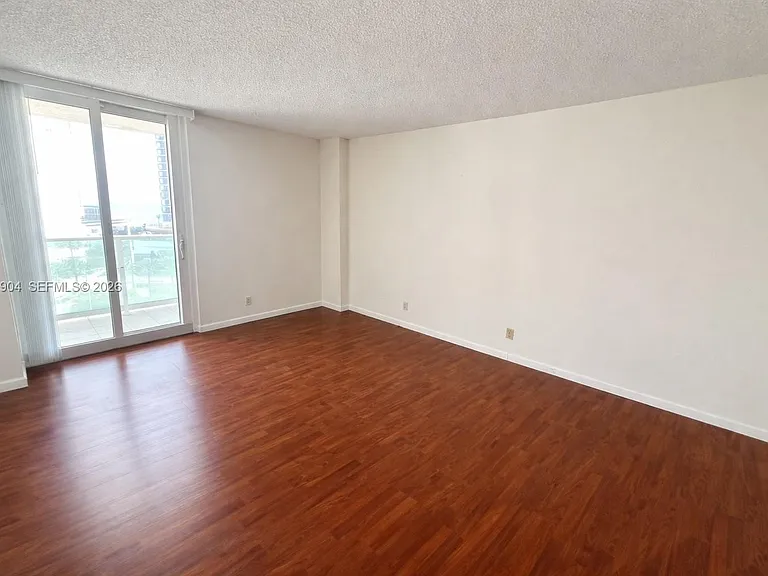 100 Bayview Dr #911 — Photo 3