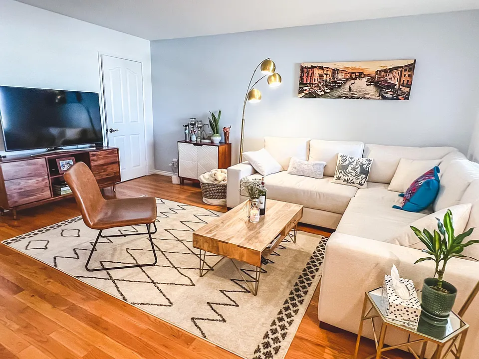 845 Brooks Ave #2