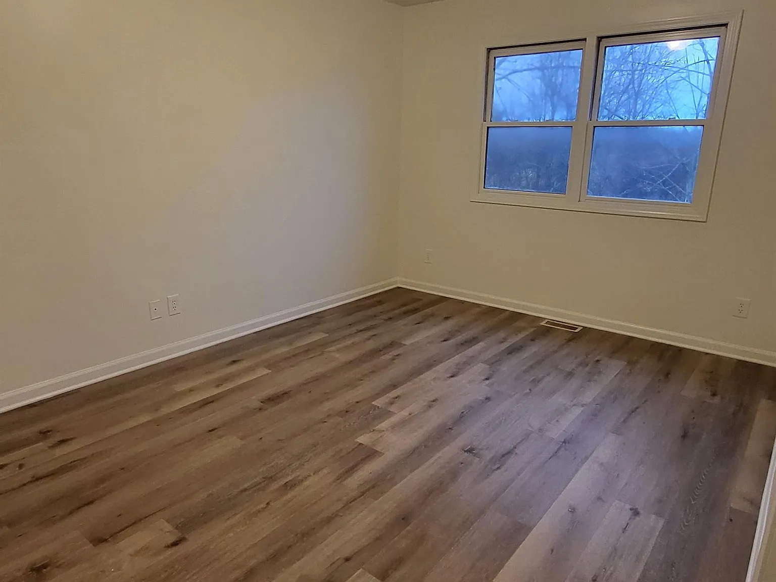 6481 Goodrich Road - LHS — Photo 4