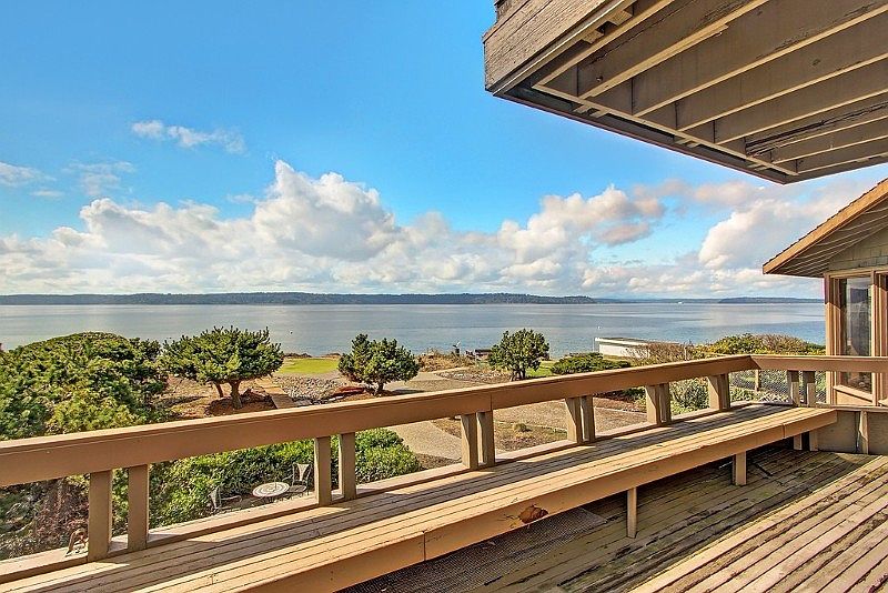 11065 Arroyo Beach Pl SW, Seattle, WA 98146 | Zillow