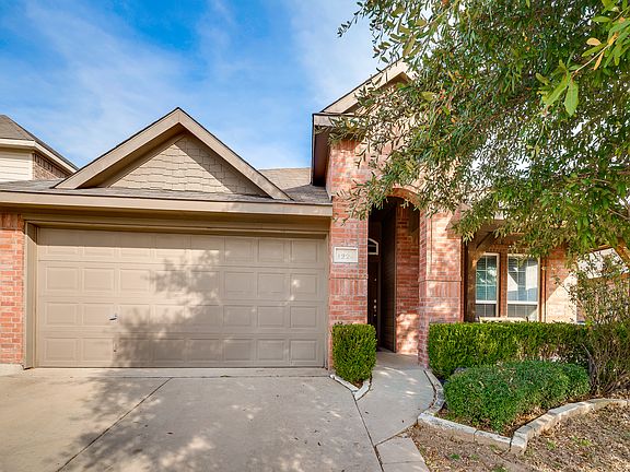 2nd image of 1224 Cottonwood Dr