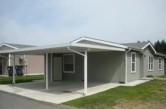 3 bed, 1232 sqft, $2,195 — Photo 1
