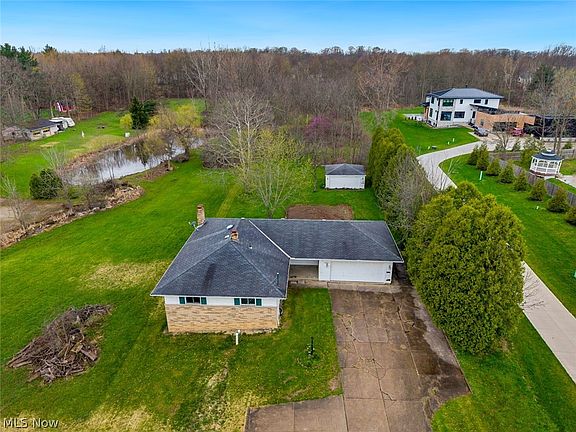 2nd image of 19156 Howe Rd