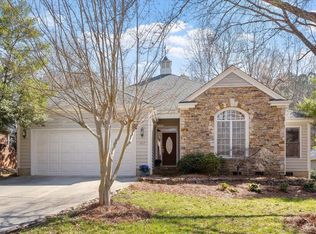107 Helmsdale Dr, Chapel Hill, NC 27517