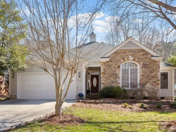 107 Helmsdale Dr, Chapel Hill, NC 27517