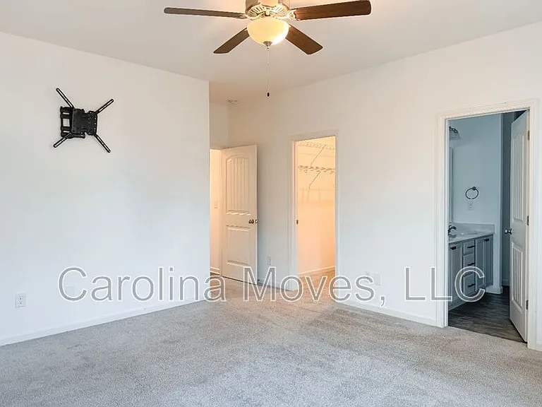 39 Mossycup Rd — Photo 7