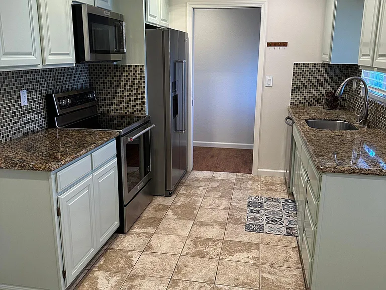 38175 Farwell Dr — Photo 2