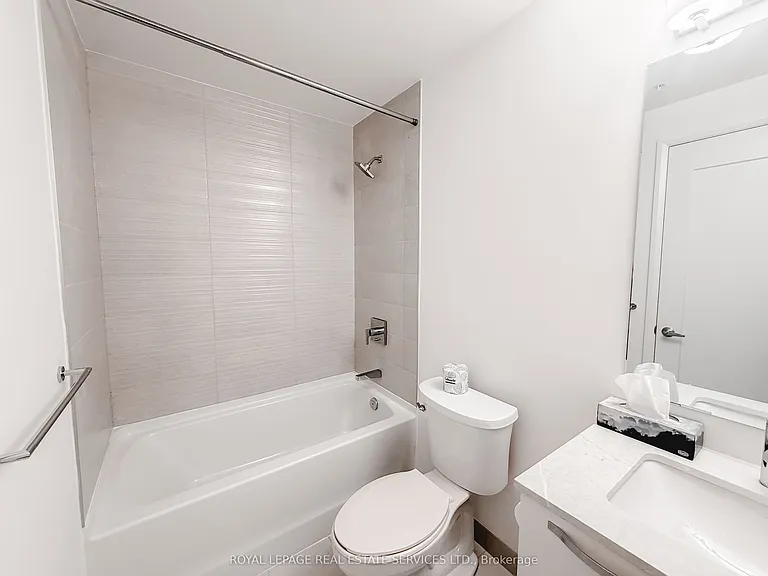 75 James St S #315 — Photo 15