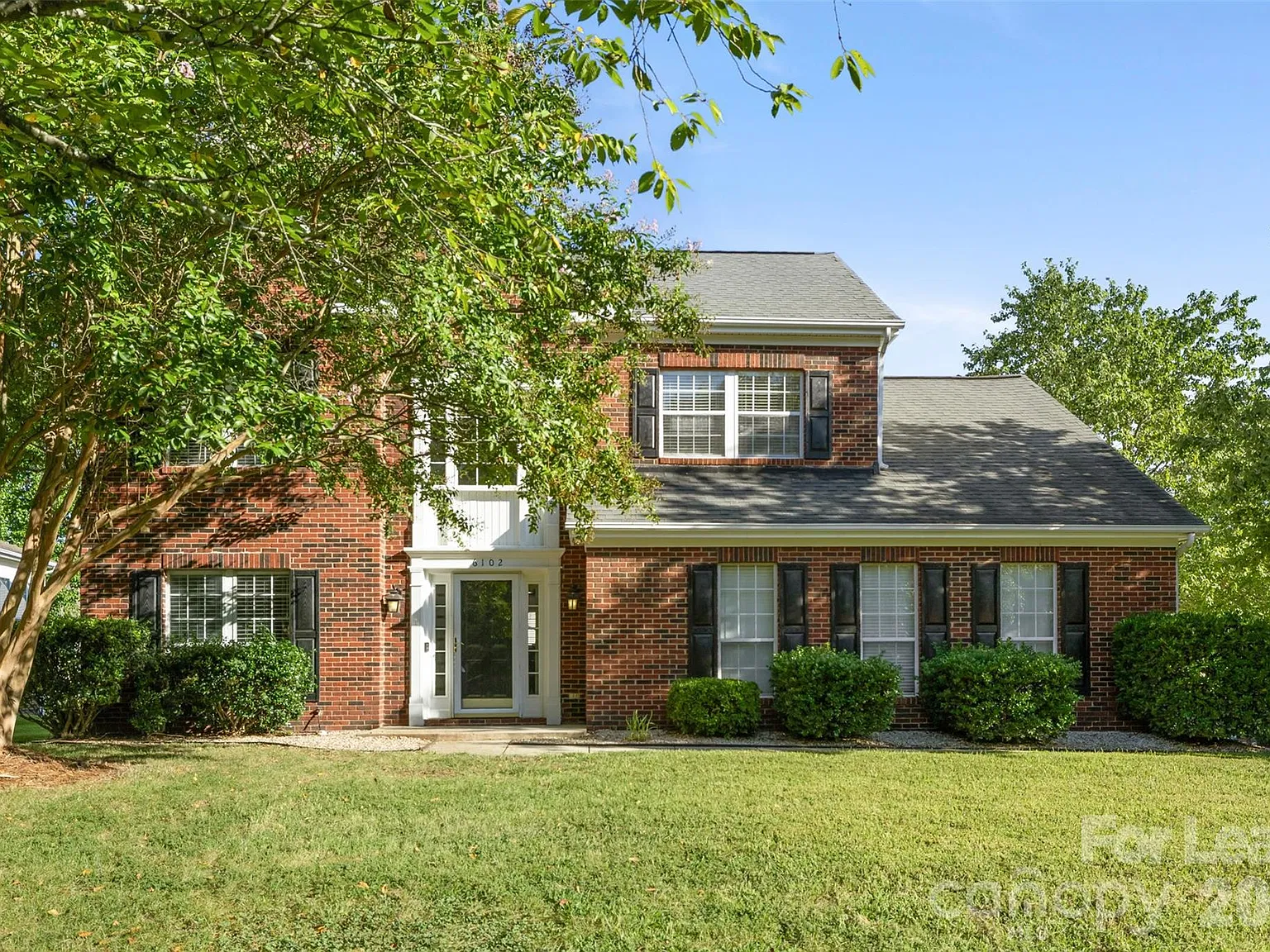 4 bed, 2.5 bath, 2203 sqft, $2,500 — Photo 1