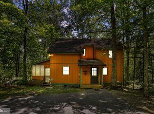 60 Cardinal Ln, Berkeley Springs, WV 25411