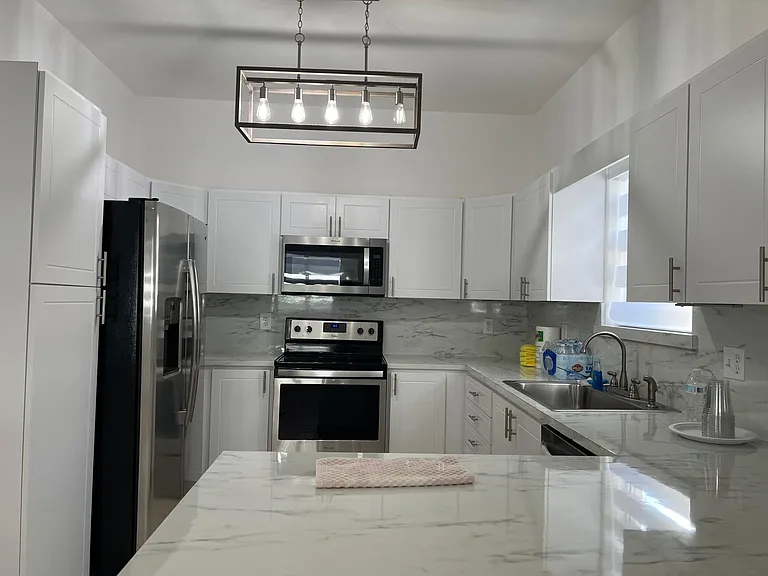 6121 SW 159th Ct — Photo 2