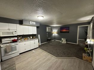 322 S Washington St APT 17, Hudson, IA 50643
