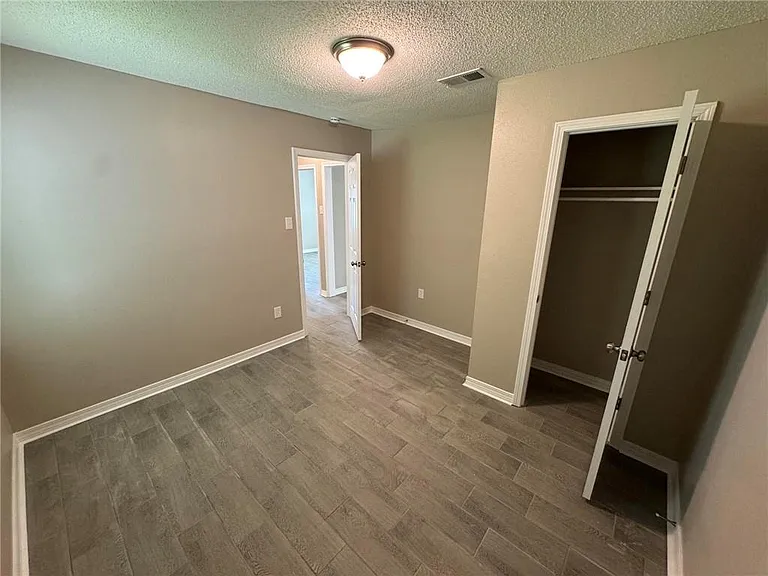 2120 Baker Rd — Photo 12