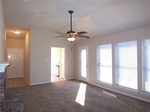 4th image of 1109 Lake Haven Dr