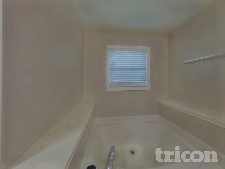 136 Tanners Mill Rd — Photo 12