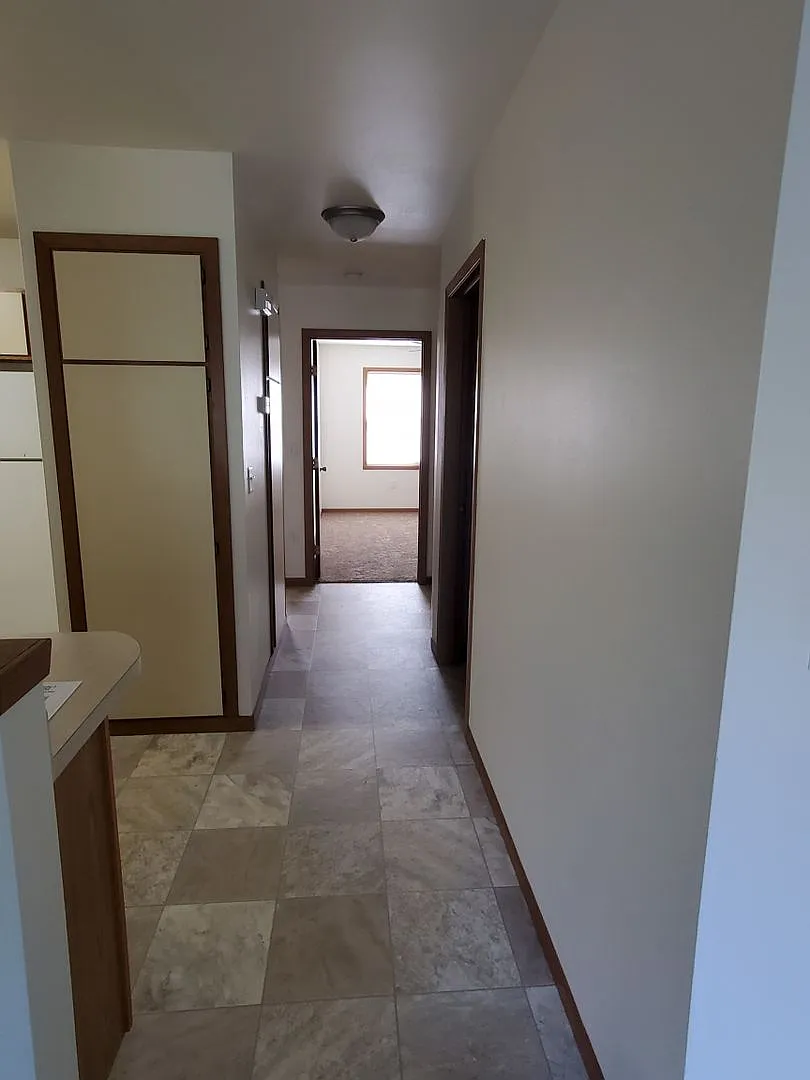 Sunny Meadows Apartments — Photo 3