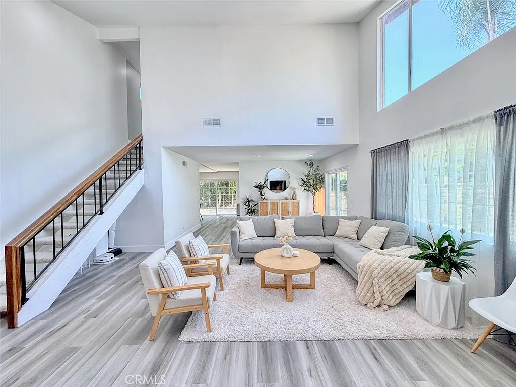 3 bed, 1741 sqft, $4,800 — Photo 4