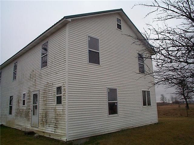 2nd image of 1350 Hull Rd