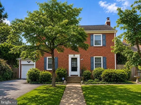 5702 Maiden Ln, Bethesda, MD 20817