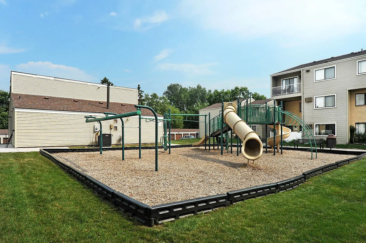 Village Green — Photo 3