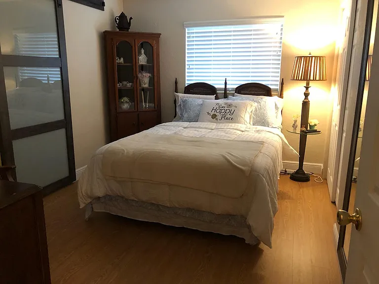 Guest bedroom