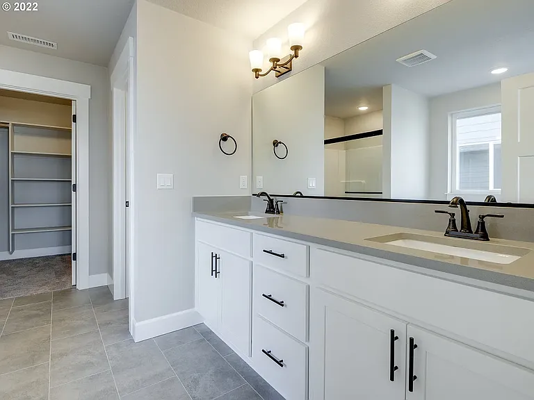 2913 NW Onsdorff Blvd — Photo 6