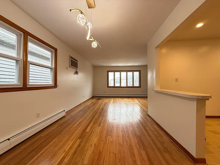 180 W 3rd St #2 — Photo 6
