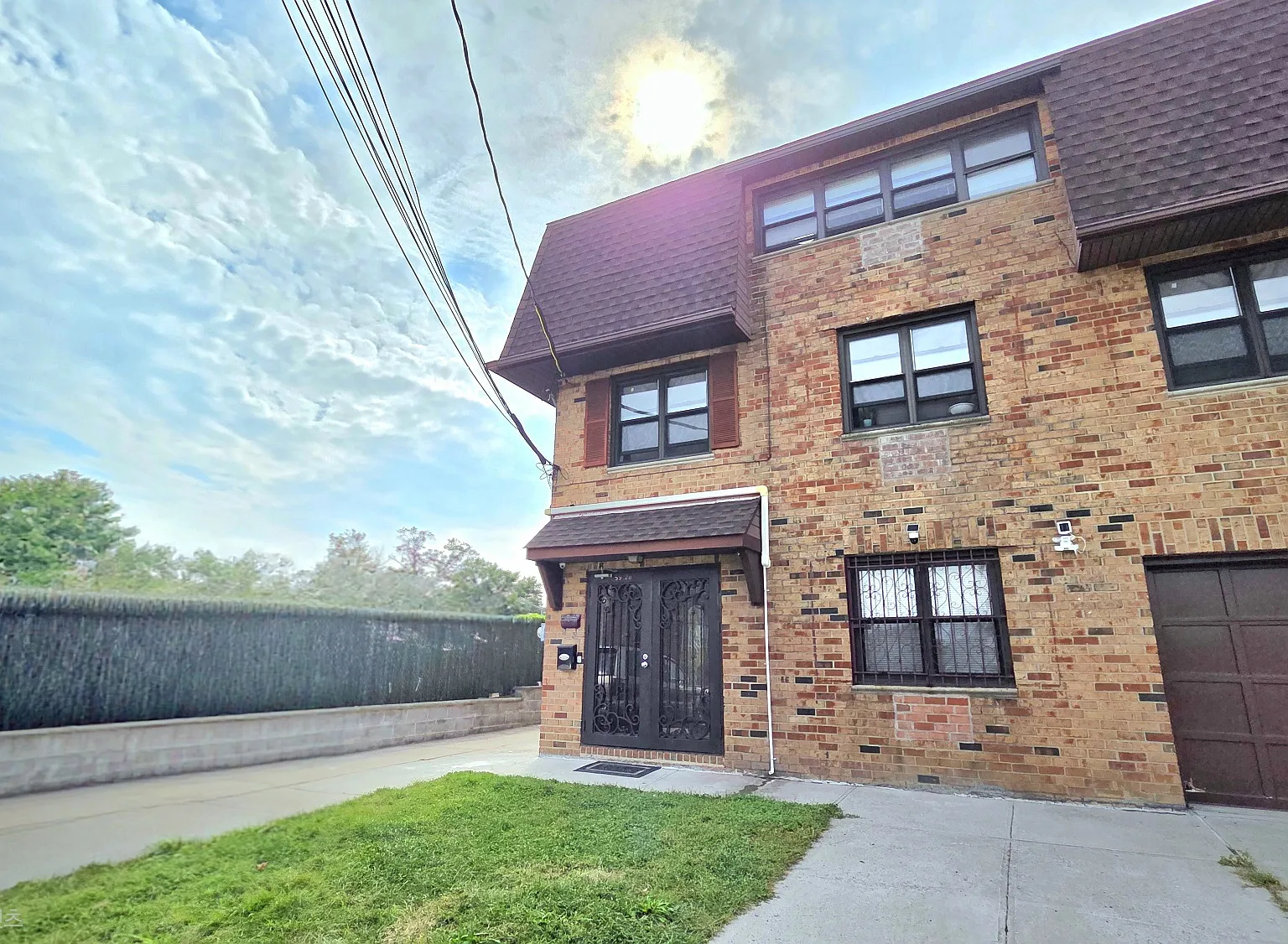 3 bed, 1.5 bath, 1400 sqft, $3,500 — Photo 1