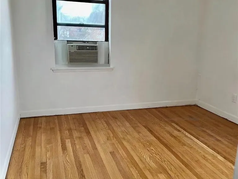 7 Bond St #3J — Photo 7