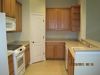 3rd image of 1216 Ballinton Dr