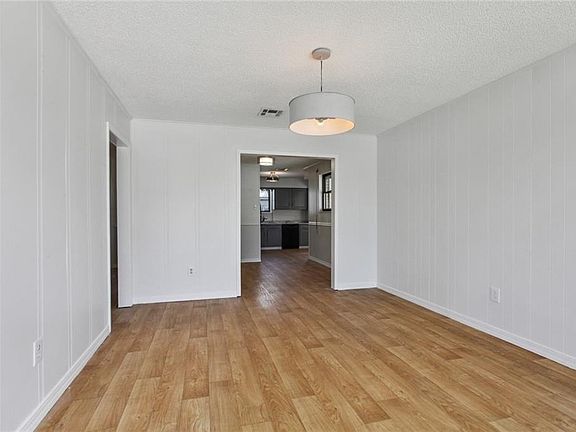 5th image of 1440 Maplewood Dr