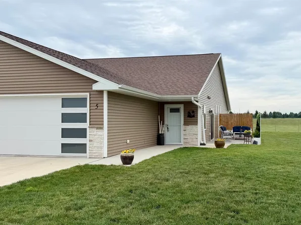 1821 W 6th St #5, Storm Lake, IA 50588