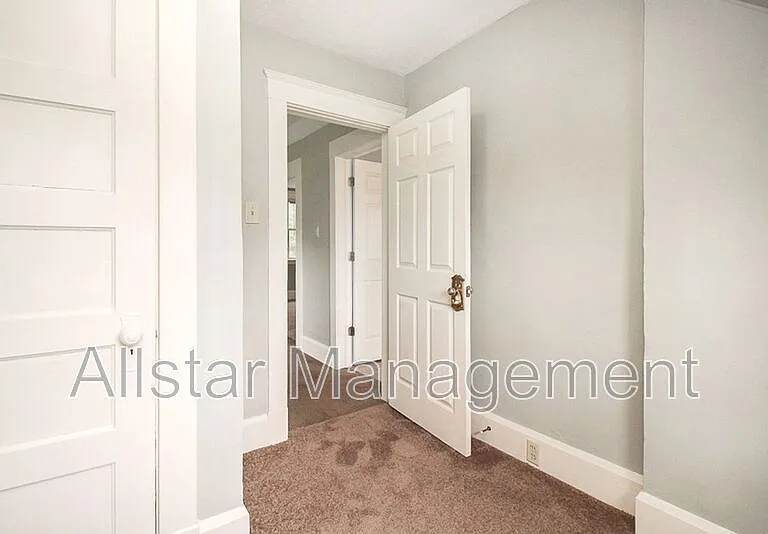 1562 Huguelet St — Photo 24