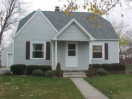 439 Oak St photo 1