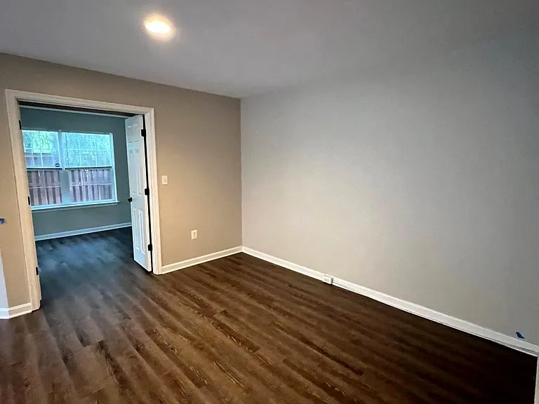47370 Victoria Falls Sq — Photo 23