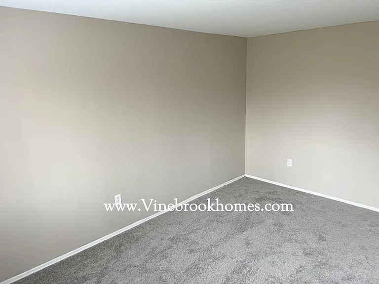3591 Golden Meadows Ct — Photo 12