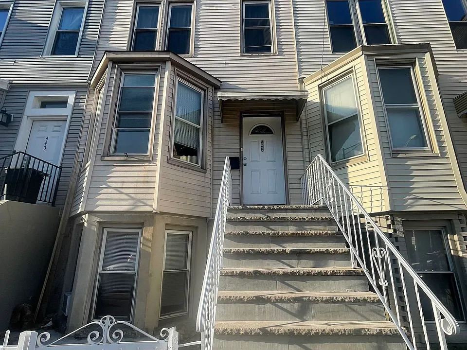 445 W Side Ave #2