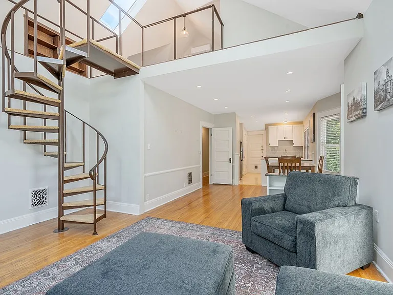 818 Maryland Ave — Photo 11